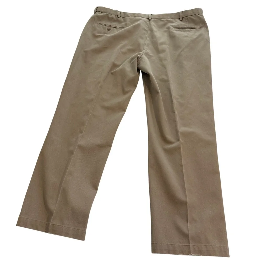Haggar Mens Straight Fit Work to Weekend Khaki Cotton Pants Size 42x30